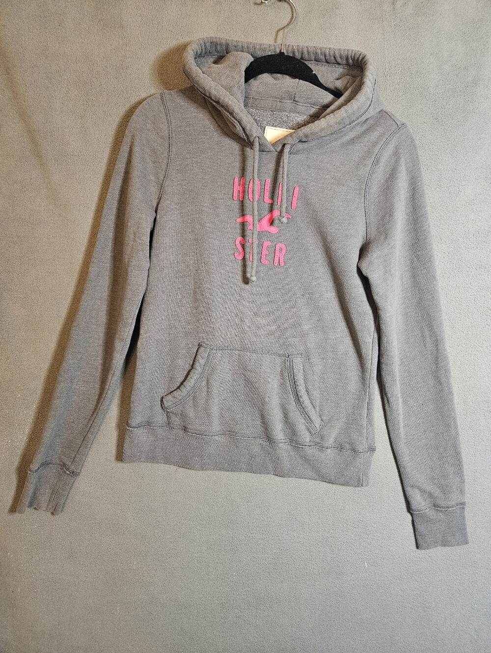 Hollister Women's Medium Pullover Hoodie Gray Hooded Pockets Logo Embroidered